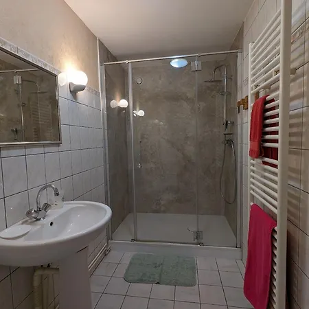 Maison Authentique Avec Cheminee, Grand Jardin, Activites Et Proche De Vittel - Fr-1-589-119
