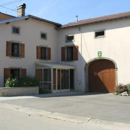 Maison Authentique Avec Cheminee, Grand Jardin, Activites Et Proche De Vittel - Fr-1-589-119 Nyaraló Esley