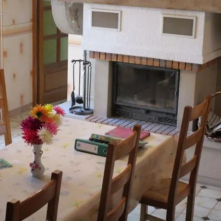 Maison Authentique Avec Cheminee, Grand Jardin, Activites Et Proche De Vittel - Fr-1-589-119