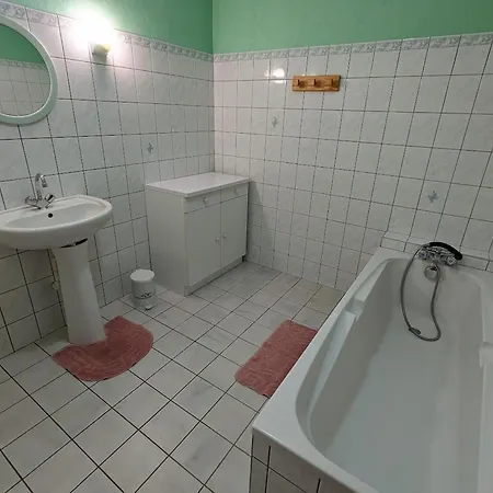 Nyaraló Maison Authentique Avec Cheminee, Grand Jardin, Activites Et Proche De Vittel - Fr-1-589-119 Esley